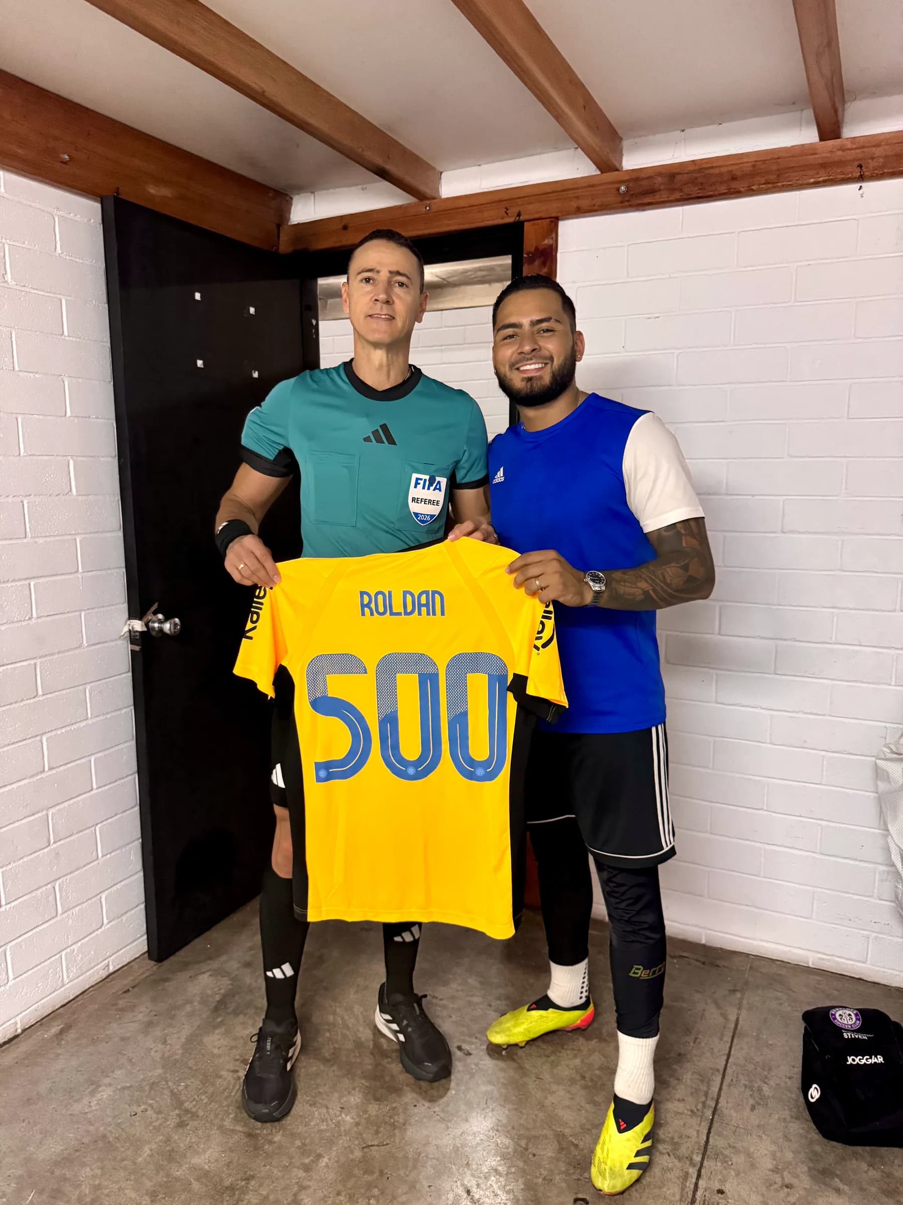 SC Performance junto a Wilmar Roldán por su partido número 500